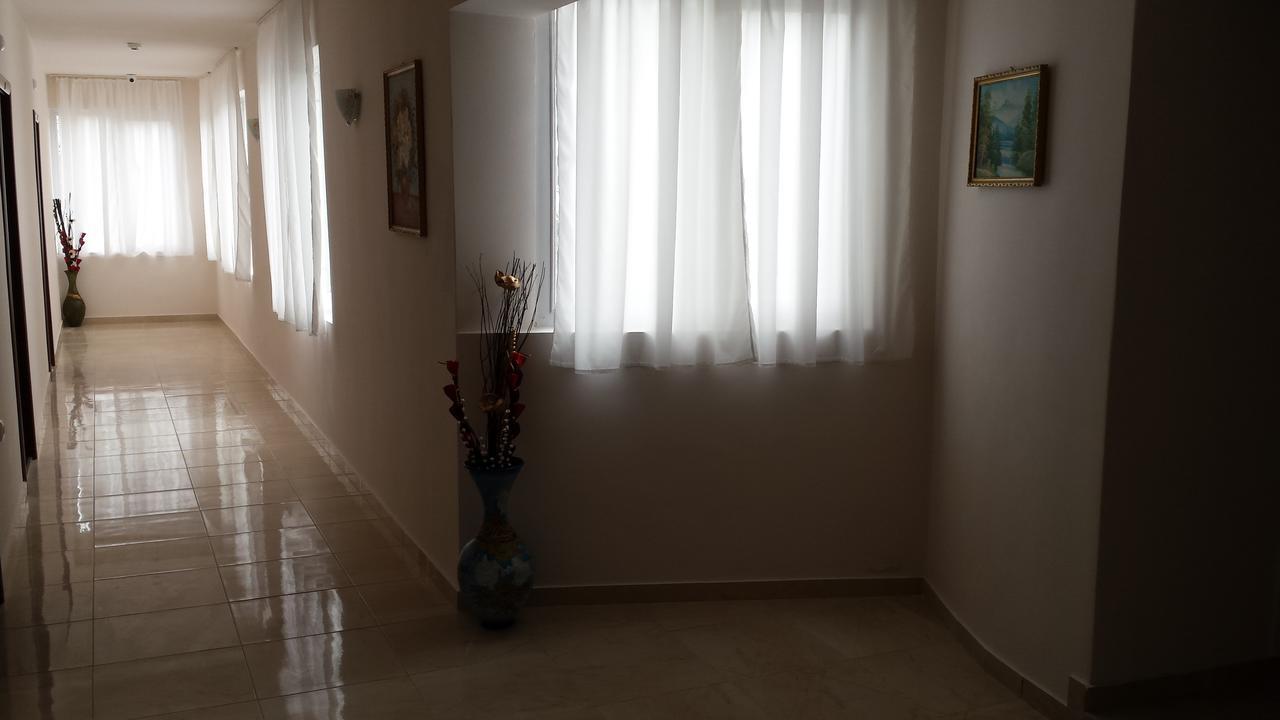 Tiara Hotel Dobrics Kültér fotó